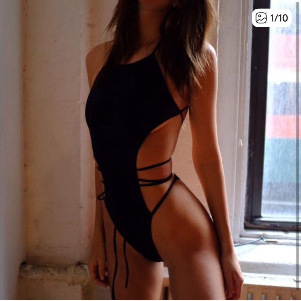 iNAMORATA Black One Piece Swimsuit